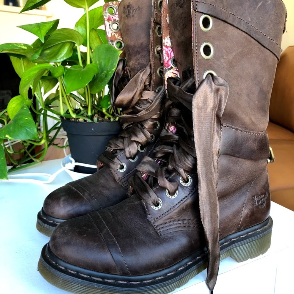 Dr. Martens Floral Triumph Boot